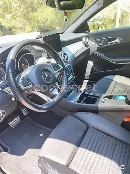Usado Mercedes CLA200 136 CV (100 kW) 2018 Negro Berlina