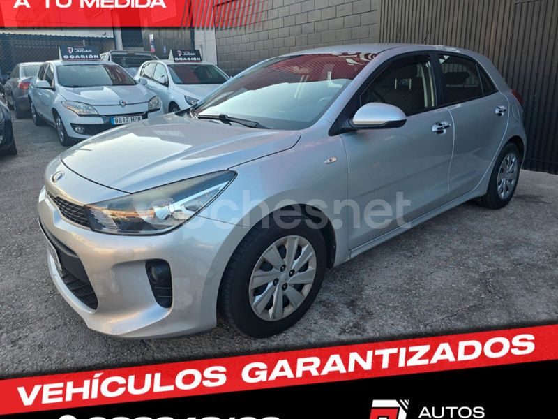 Gris / plata Usado 2018 Kia Rio Plus Berlina | 8500 € (Buen precio) - Imagen 1/4
