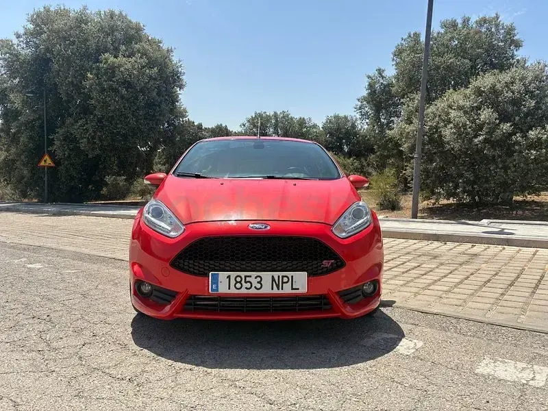Usado Ford Fiesta ST 182 CV (133 kW) 2013 Rojo Berlina