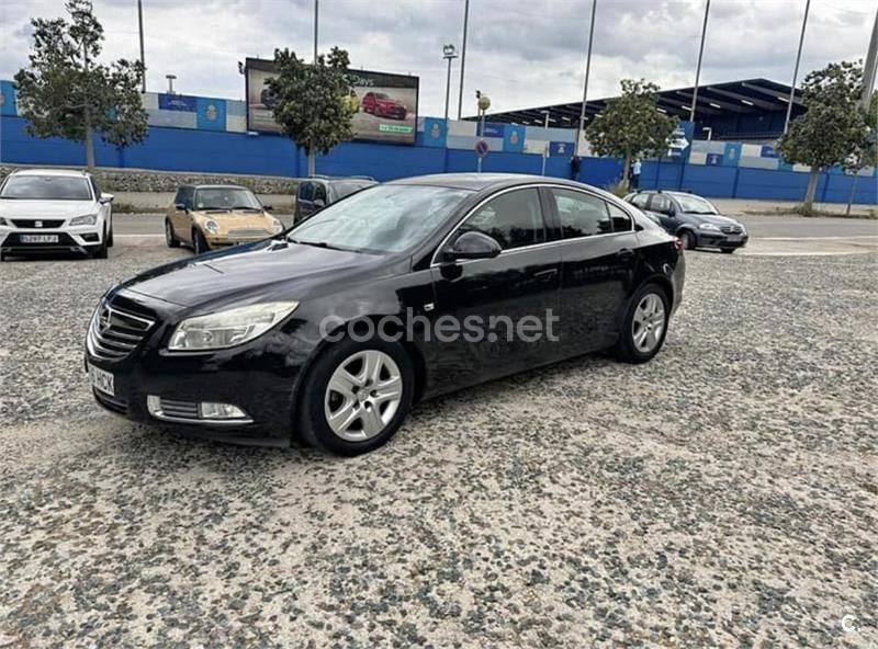 Negro Usado 2011 Opel Insignia Essentia Berlina | 5100 € (Precio justo) - Imagen 1/4