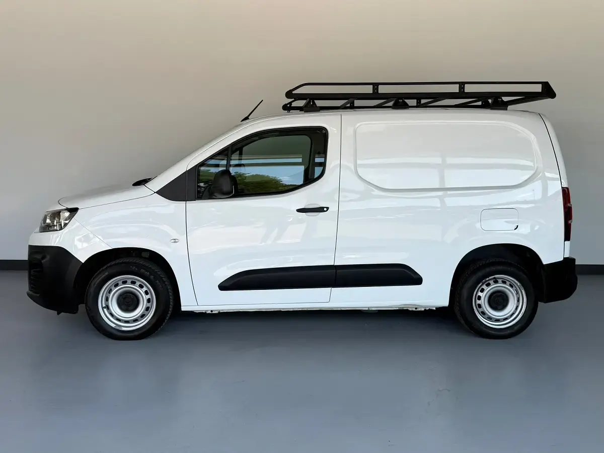 Usado Citroën Berlingo 102 CV (75 kW) 2021 Blanco Monovolumen