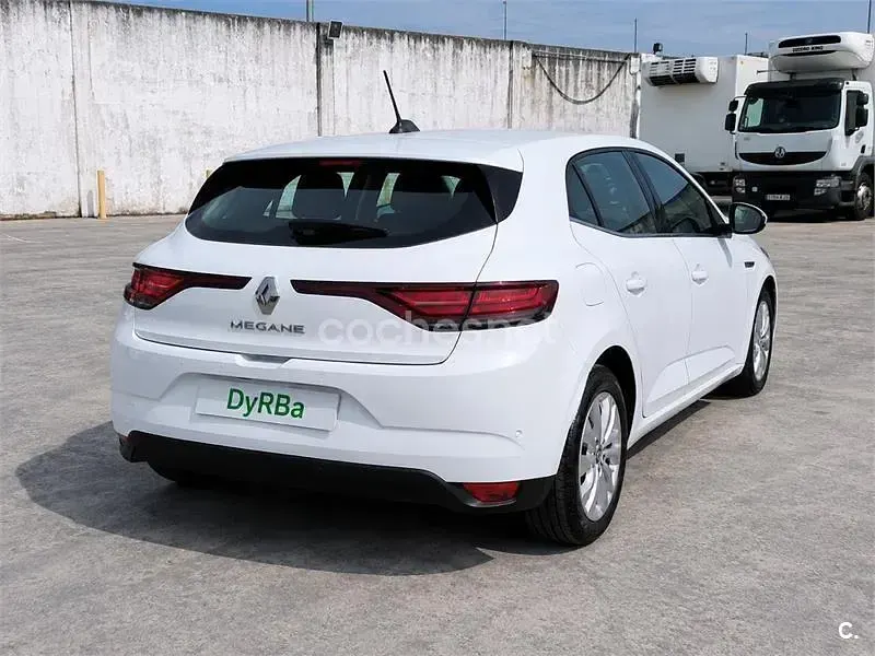 Usado Renault Mégane IV Zen 115 CV (84 kW) 2021 Blanco Berlina