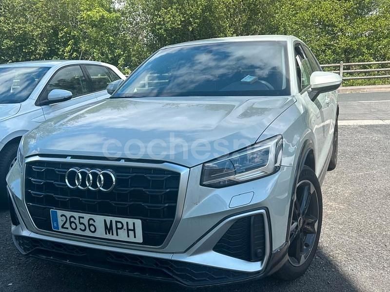 Usado Audi Q2 S-Line 116 CV (85 kW) 2024 Gris / plata SUV