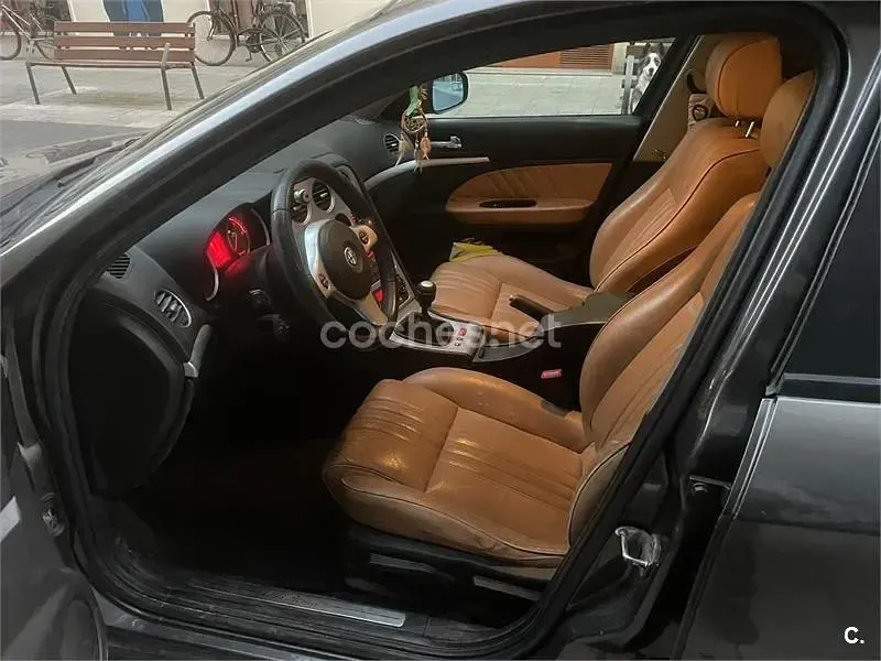 Usado Alfa Romeo 159 Distinctive 150 CV (110 kW) 2007 Marrón Berlina