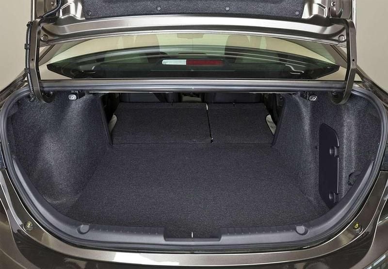 Usado Mazda 3 Luxury 150 CV (110 kW) 2017 Gris Utilitario