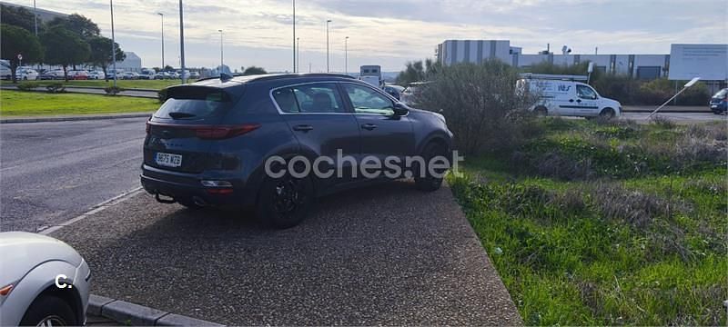 Usado Kia Sportage 136 CV (100 kW) 2021 Negro SUV