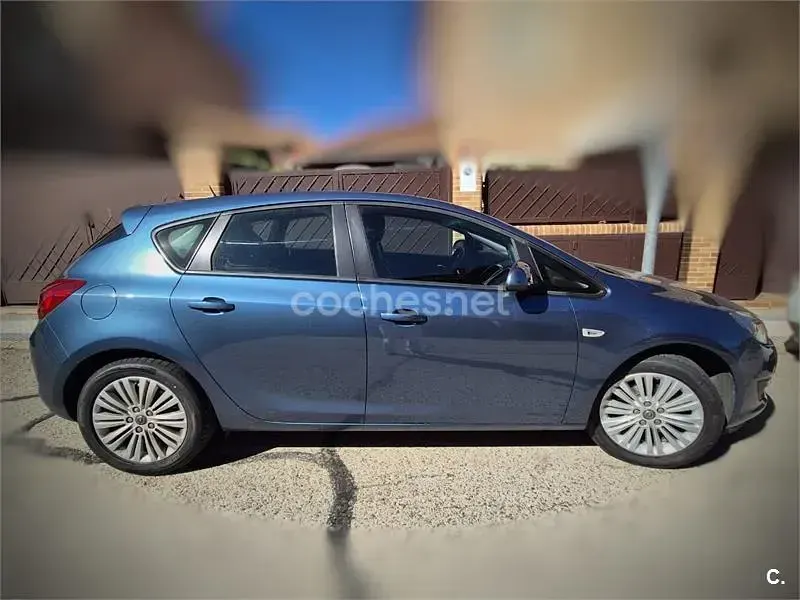 Usado Opel Astra Business 110 CV (80 kW) 2015 Azul Berlina