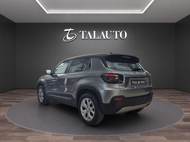 Usado Jeep Avenger Altitude 100 CV (73 kW) 2024 Gris / plata SUV