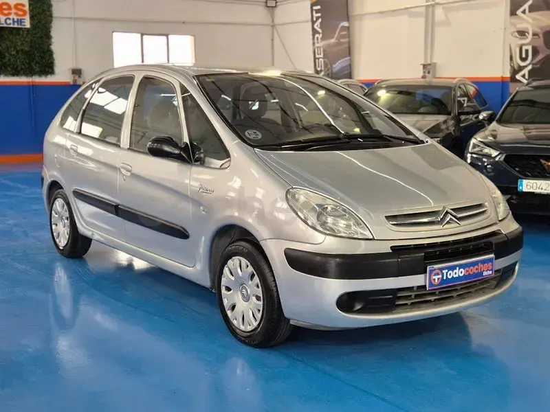 Usado Citroën Xsara Picasso Exclusive 92 CV (67 kW) 2009 Gris / plata Monovolumen