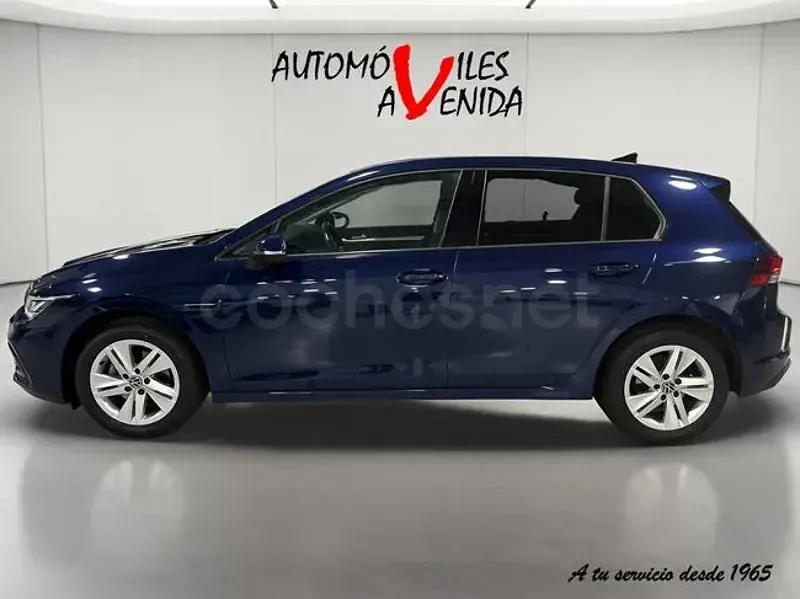 Usado VW Golf VIII Life 110 CV (80 kW) 2021 Azul Berlina