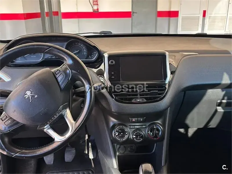 Usado Peugeot 208 Style 82 CV (60 kW) 2018 Azul Utilitario