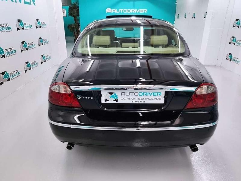 Usado Jaguar S-Type Executive 207 CV (152 kW) 2005 Negro Berlina