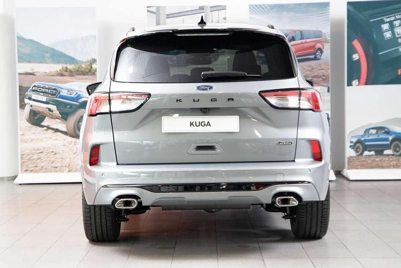 Usado Ford Kuga ST-Line X 227 CV (166 kW) 2023 Plata SUV