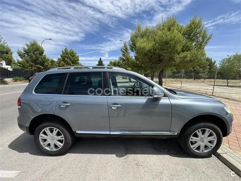 Usado VW Touareg R 174 CV (127 kW) 2007 Gris / plata SUV