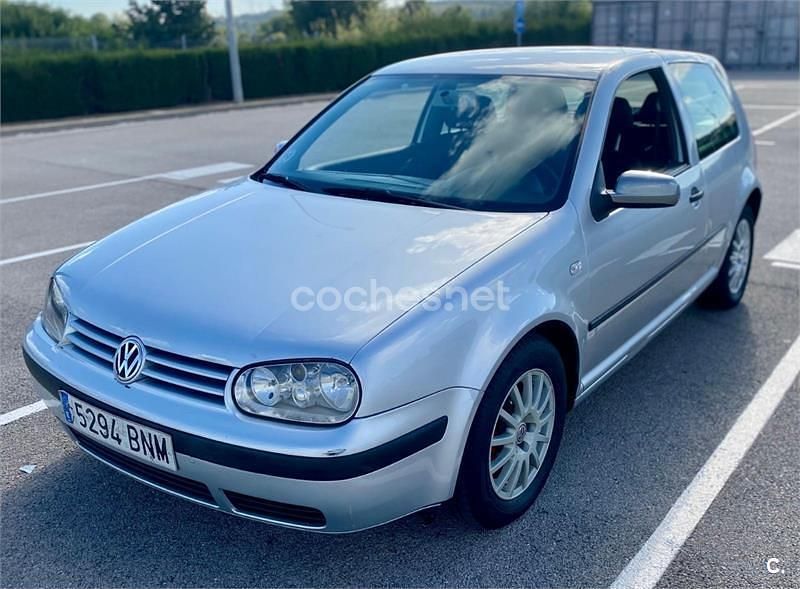 Gris / plata Usado 2002 VW Golf Conceptline Berlina | 2500 € (Super precio) - Imagen 1/4