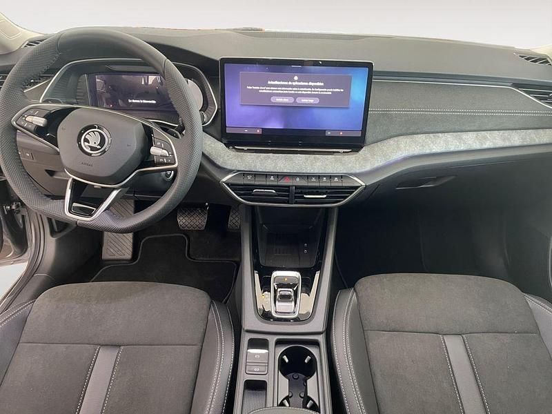 Usado Skoda Octavia 150 CV (110 kW) 2024 Gris Familiar