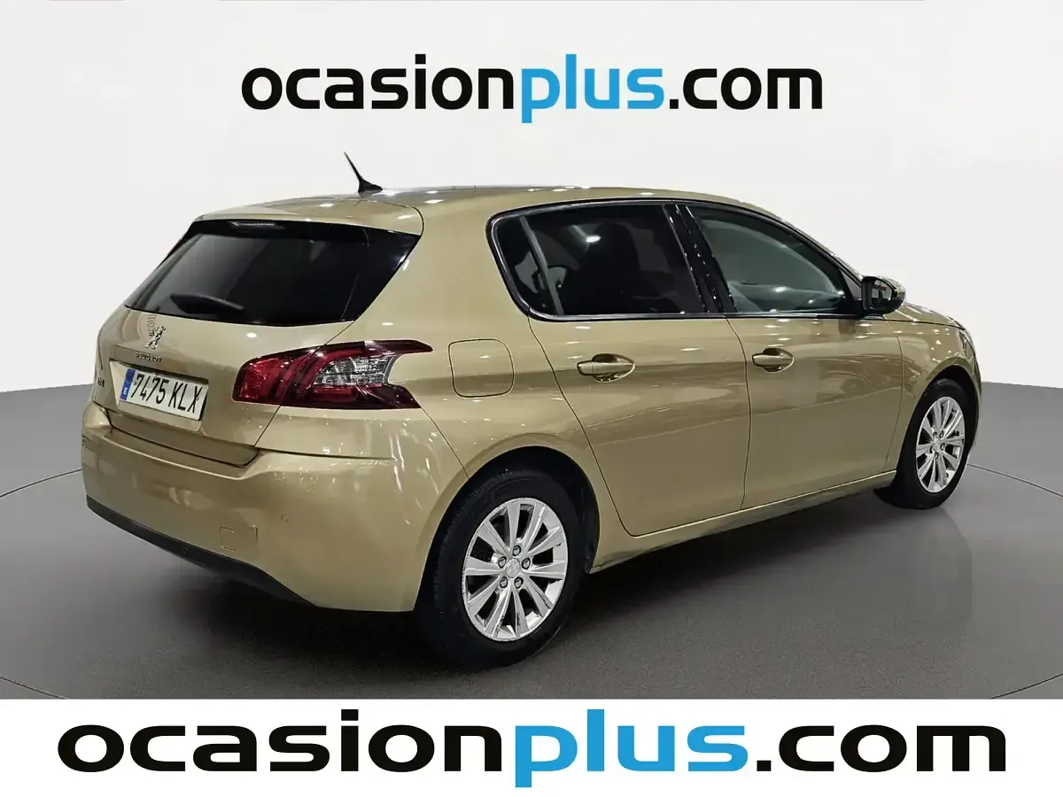 Usado Peugeot 308 Style 130 CV (95 kW) 2018 Beige
