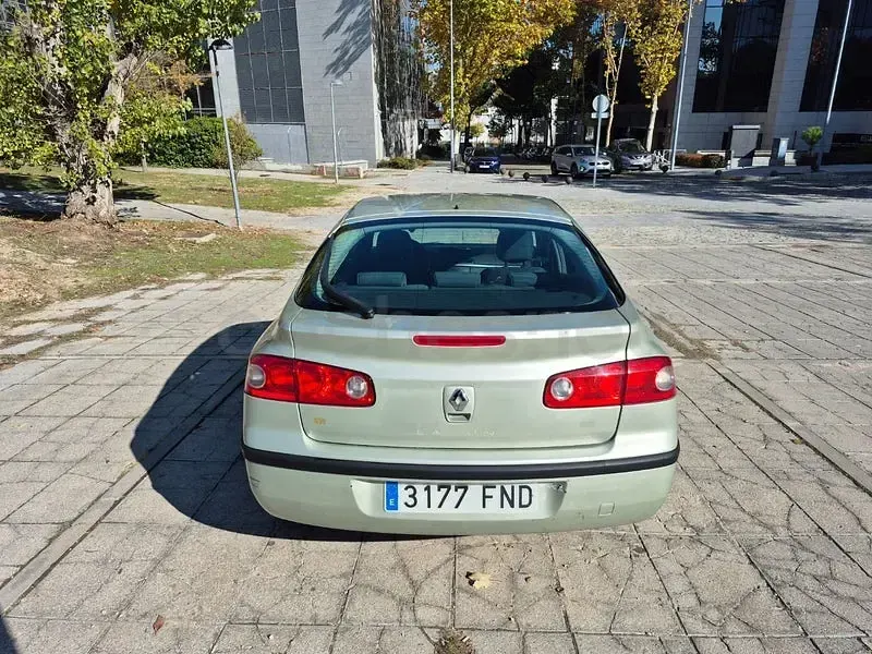 Usado Renault Laguna III Authentique 110 CV (80 kW) 2007 Beige Berlina