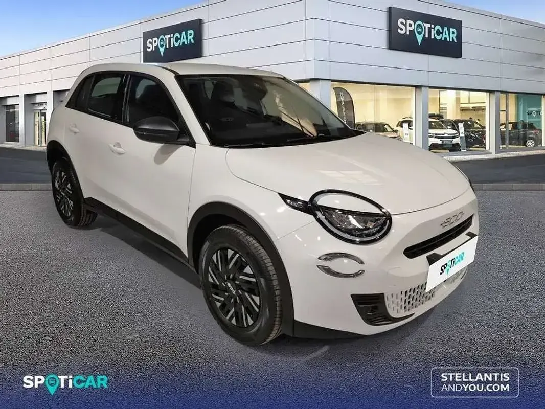 Usado Fiat 600 Pop 111 CV (81 kW) 2026 Blanco SUV
