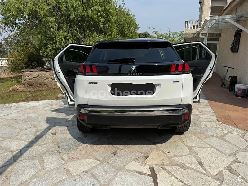 Usado Peugeot 3008 Allure 130 CV (95 kW) 2017 Blanco SUV