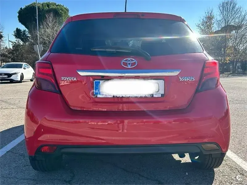 Occasion Toyota Yaris Active 99 PK (72 kW) 2015 Rood Hatchback