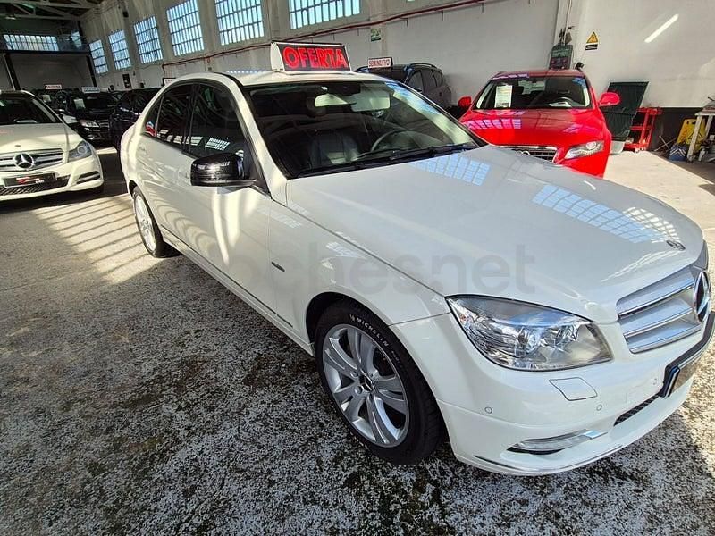 Usado Mercedes C220 Avantgarde 170 CV (125 kW) 2011 Blanco Berlina