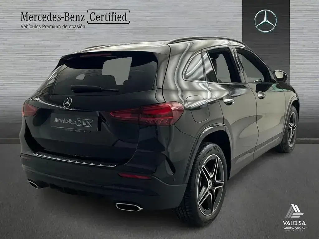 Usado Mercedes GLA250 218 CV (160 kW) 2025 Negro SUV