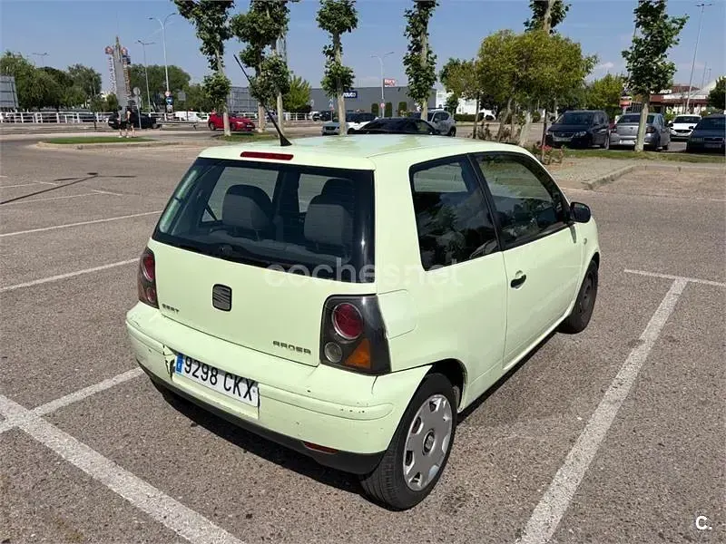 Usado Seat Arosa Stella 75 CV (55 kW) 2003 Amarillo Utilitario