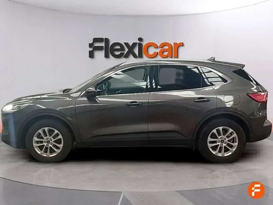 Usado Ford Kuga Titanium 120 CV (88 kW) 2021 Gris SUV