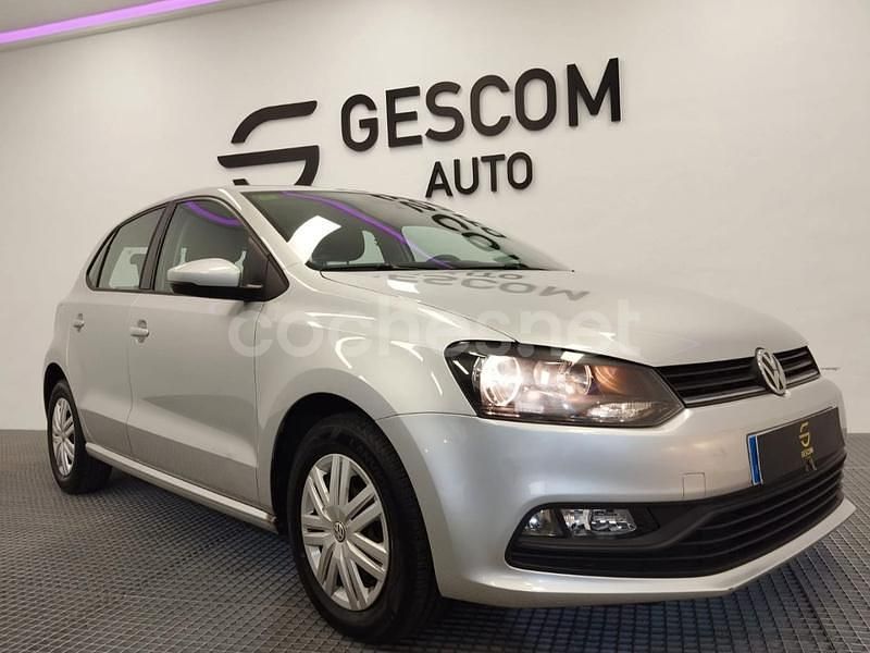 Gris / plata Usado 2015 VW Polo Advance Berlina | 9900 € (Precio justo) - Imagen 1/4