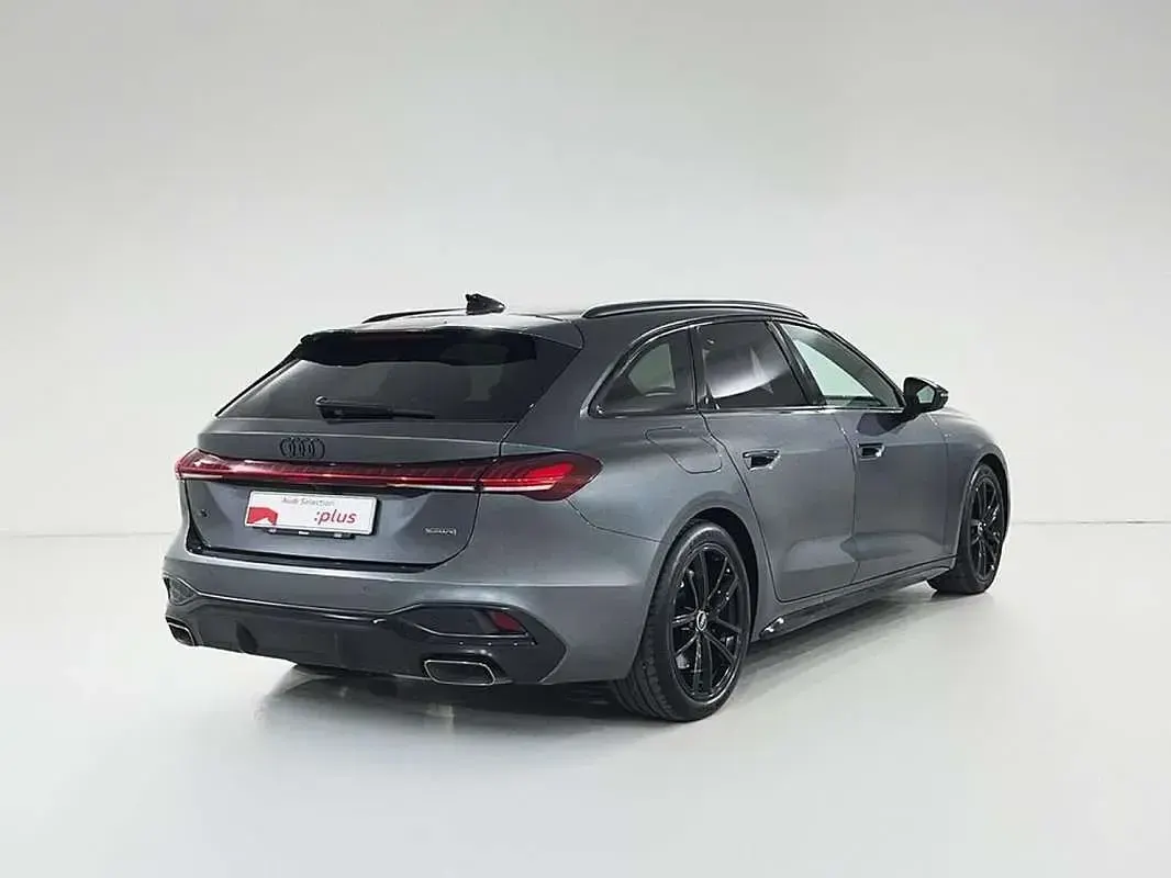 Usado Audi A5 Ambiente 299 CV (219 kW) 2025 Negro Familiar