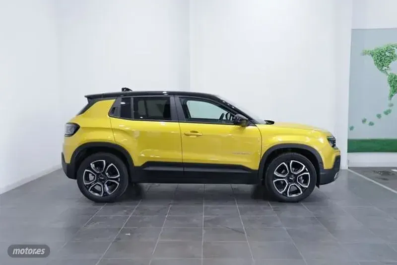Usado Jeep Avenger Summit 100 CV (73 kW) 2025 Amarillo SUV