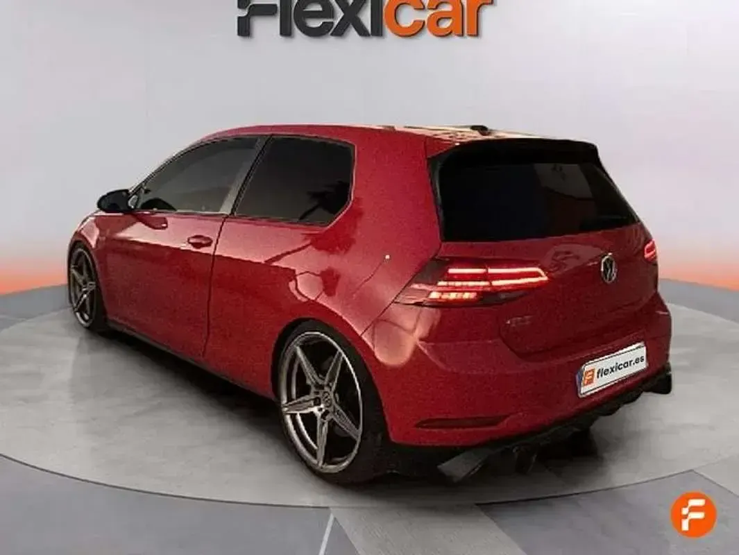 Usado VW Golf VII GTI 245 CV (180 kW) 2017 Rojo Utilitario