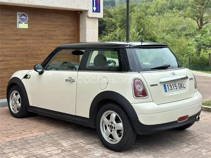 Usado Mini Cooper D 110 CV (80 kW) 2009 Blanco Utilitario