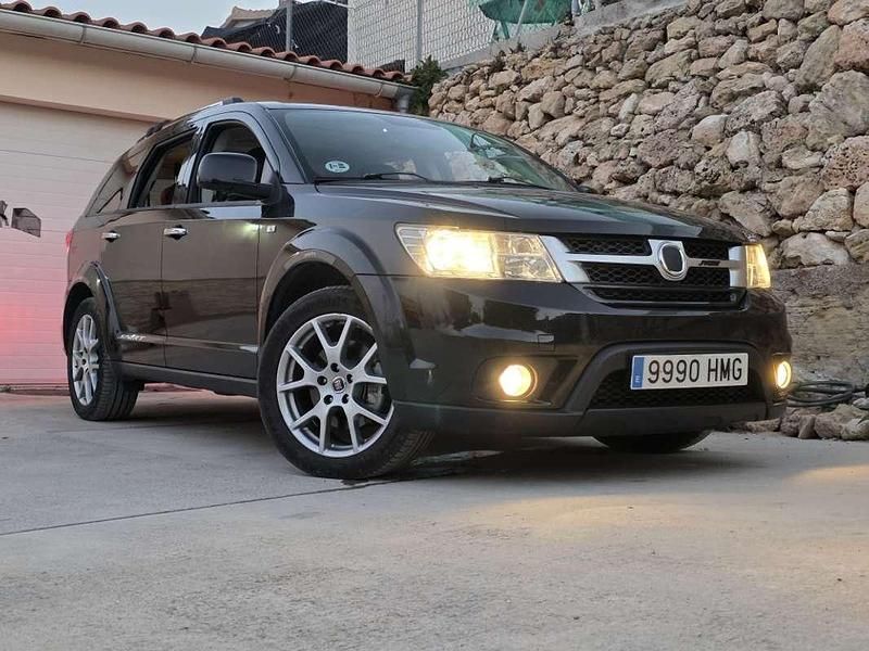 Negro Usado 2015 Fiat Freemont Lounge SUV | 13.400 € (Un poco caro) - Imagen 1/4