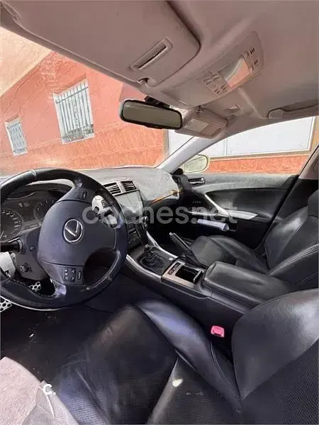 Usado Lexus IS250 Sport Line 208 CV (152 kW) 2006 Beige Berlina