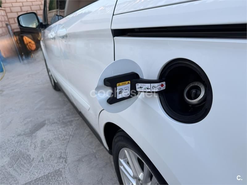 Blanco Usado 2019 Ford Tourneo Courier Titanium Monovolumen | 16.000 € (Precio justo) - Imagen 1/4
