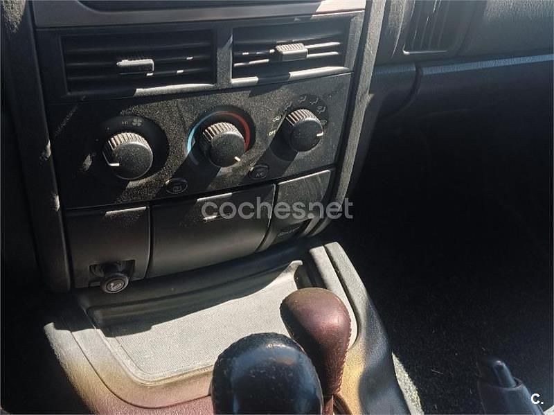 Usado Jeep Grand Cherokee Laredo 163 CV (119 kW) 2002 Gris / plata SUV