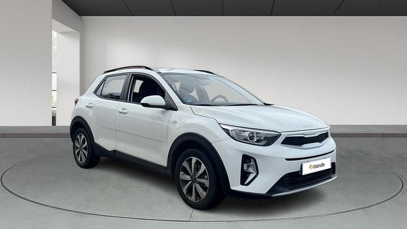 Usado Kia Stonic 100 CV (73 kW) 2024 Blanco SUV