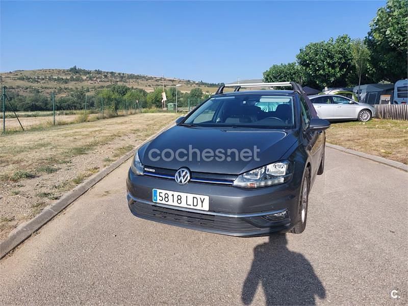 Usado VW Golf VIII Advance 130 CV (95 kW) 2020 Gris / plata Berlina