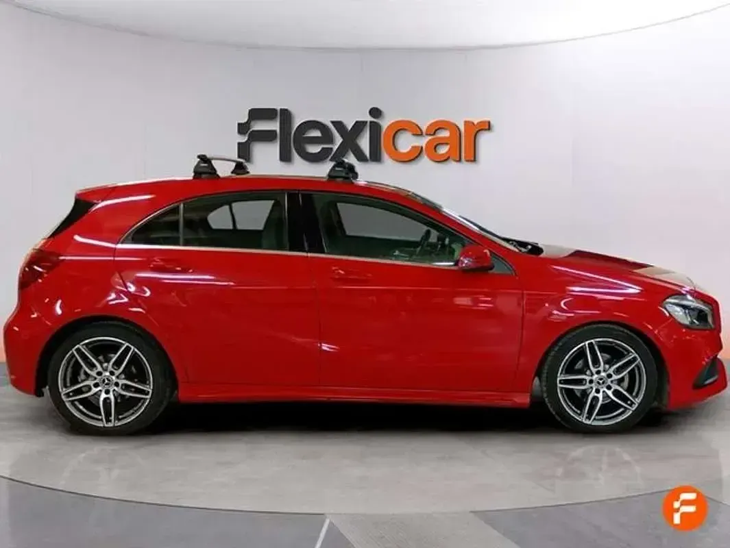 Usado Mercedes A180 122 CV (89 kW) 2018 Rojo Utilitario