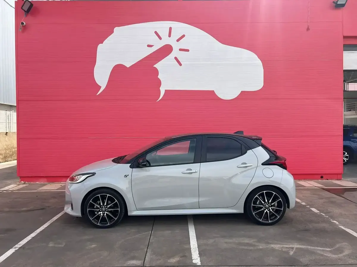 Usado Toyota Yaris Hybrid Edition 116 CV (85 kW) 2022 Blanco
