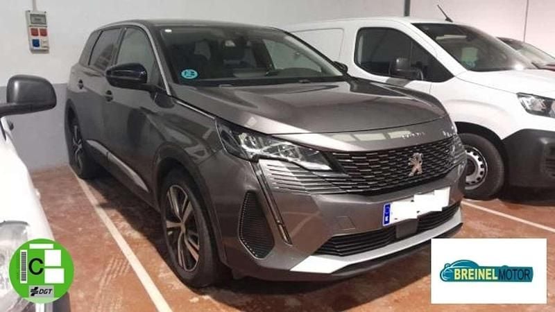 Usado Peugeot 5008 Allure 131 CV (96 kW) 2022 Plateado Monovolumen