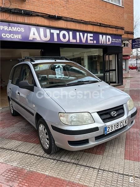 Gris / plata Usado 2003 Hyundai Matrix GLS Monovolumen | 1899 € (Super precio) - Imagen 1/4