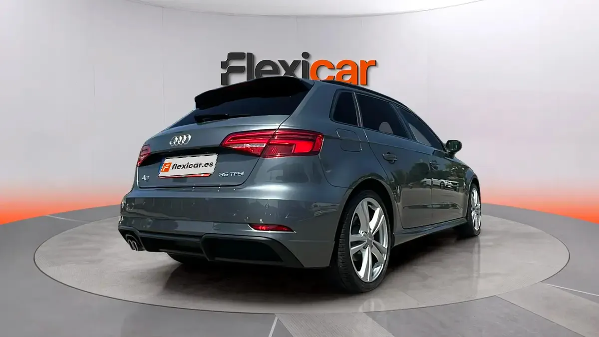 Usado Audi A3 Premium 150 CV (110 kW) 2019 Gris Berlina