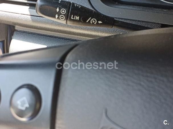 Usado Mercedes A180 Exclusive 109 CV (80 kW) 2010 Azul Monovolumen