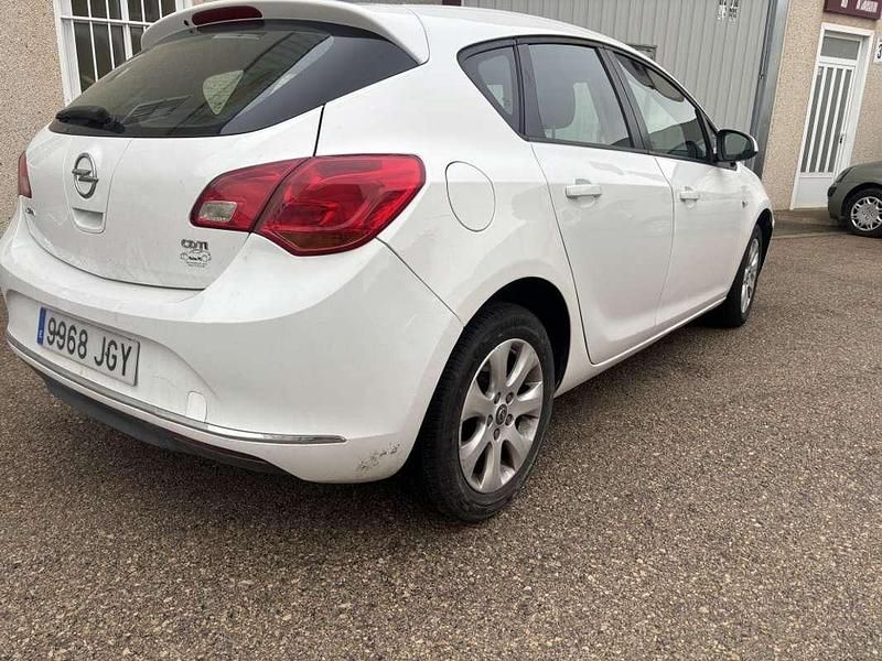 Usado Opel Astra Excellence 110 CV (80 kW) 2015 Blanco Utilitario