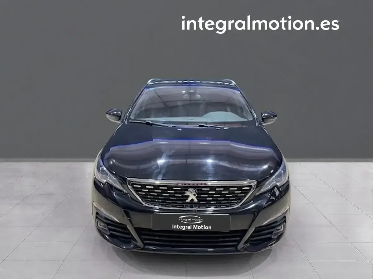 Usado Peugeot 308 GT-line 130 CV (95 kW) 2019 Negro Berlina