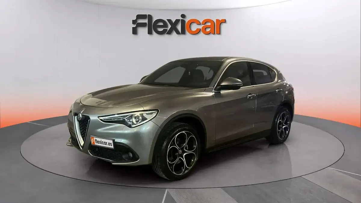Usado Alfa Romeo Stelvio Executive 210 CV (154 kW) 2019 Gris SUV