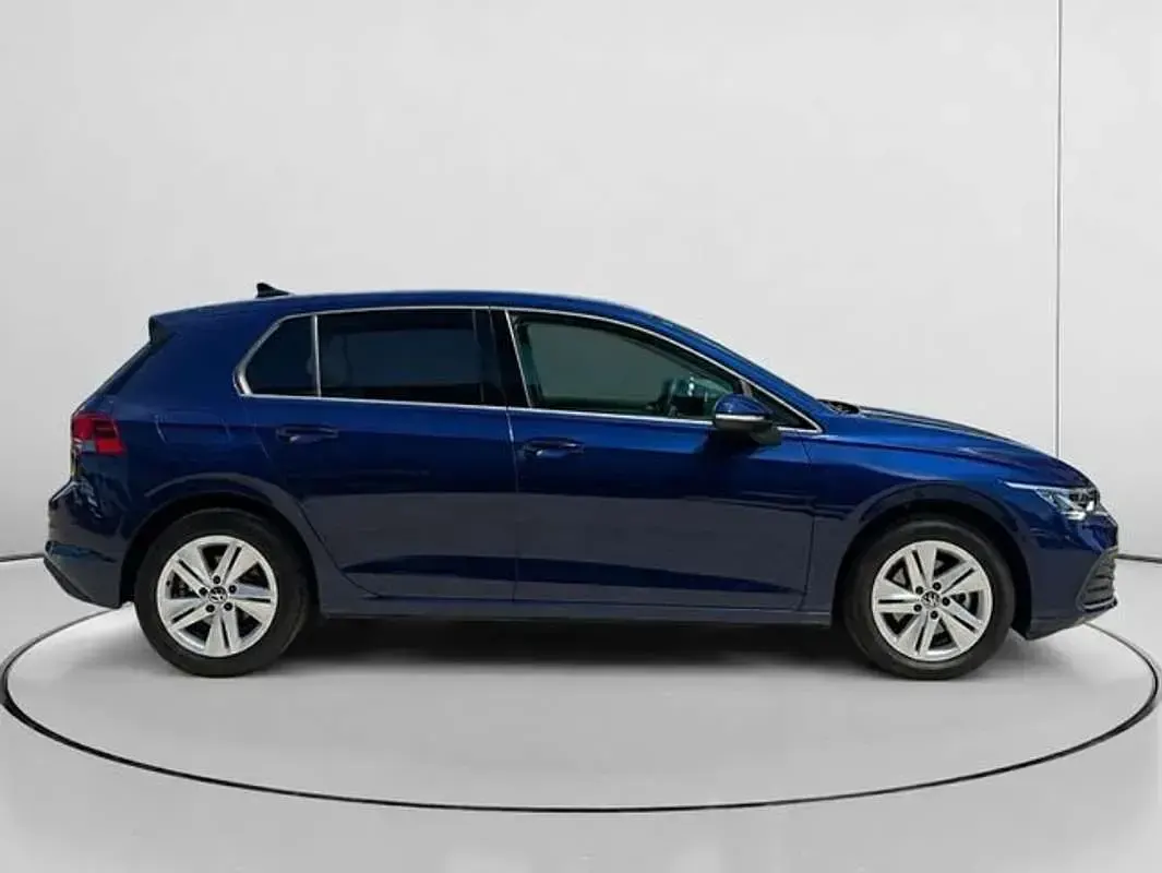 Usado VW Golf VIII Life 110 CV (80 kW) 2022 Azul Utilitario